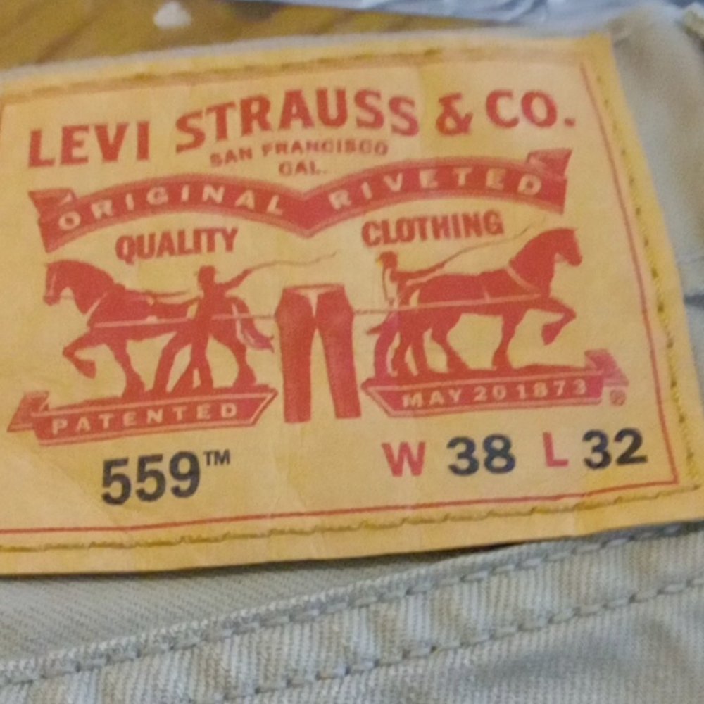NWT Levi Strauss Relaxed Fit Men's Khaki Color Jeans Style 559 Size 38-32 - Picture 6 of 16